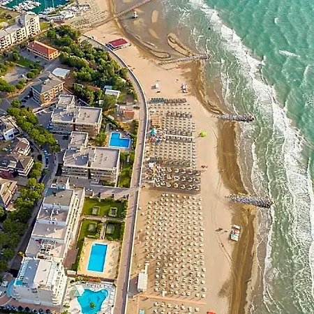 Charming Just A Few Steps Away From The Golf Club By Beahost Hotel *